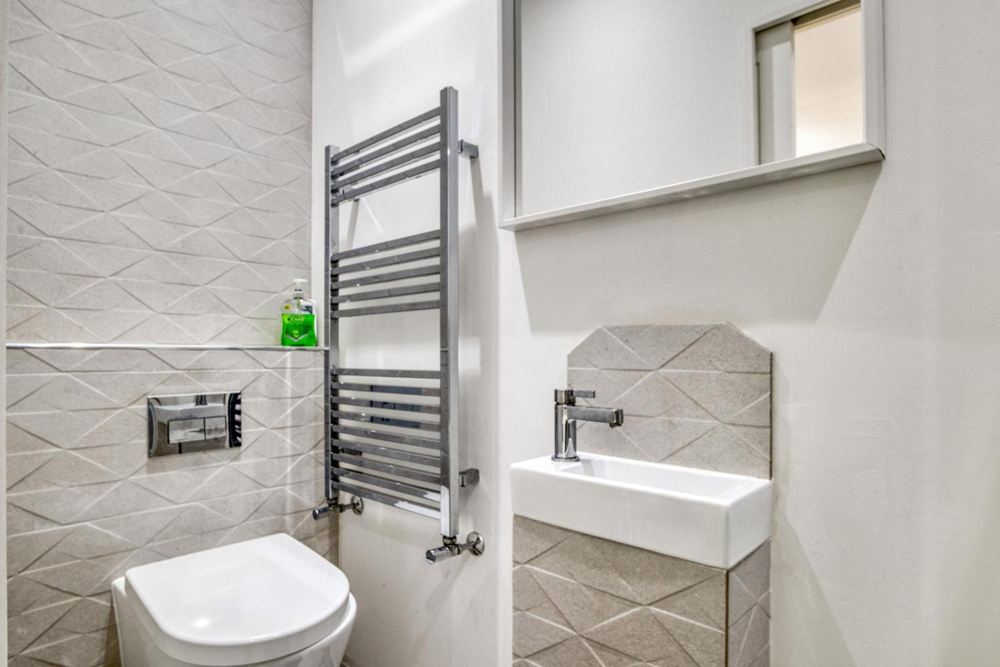 Sleek Modern Wimbledon Home London Eksteriør billede