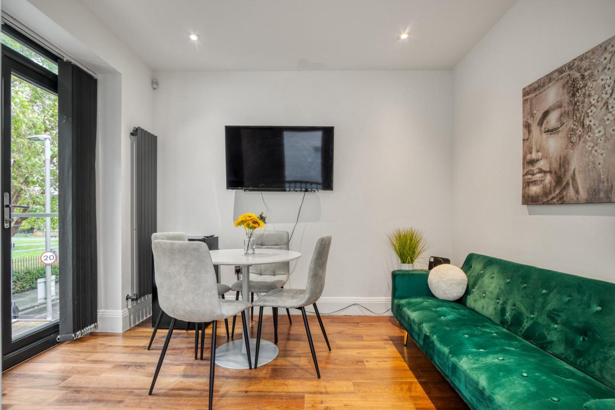 Sleek Modern Wimbledon Home London Eksteriør billede